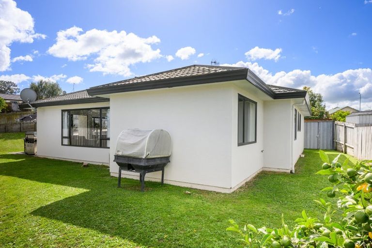 Photo of property in 11 Jordan Way, Kelvin Grove, Palmerston North, 4414