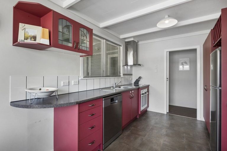 Photo of property in 10 Shanly Street, Brown Owl, Upper Hutt, 5018