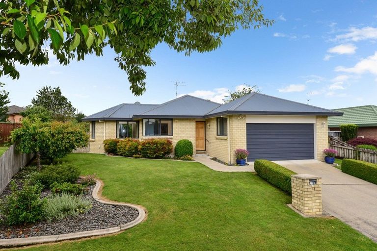 Photo of property in 12 Dorchester Place, Nawton, Hamilton, 3200