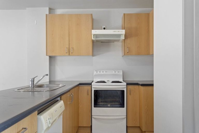 Photo of property in 2/3 Grove Road, Addington, Christchurch, 8024