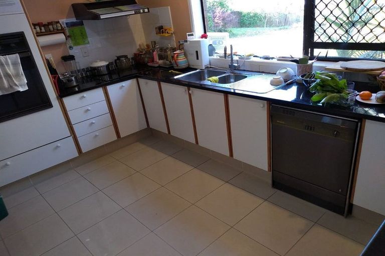 Photo of property in 10 Citation Way, Botany Downs, Auckland, 2010