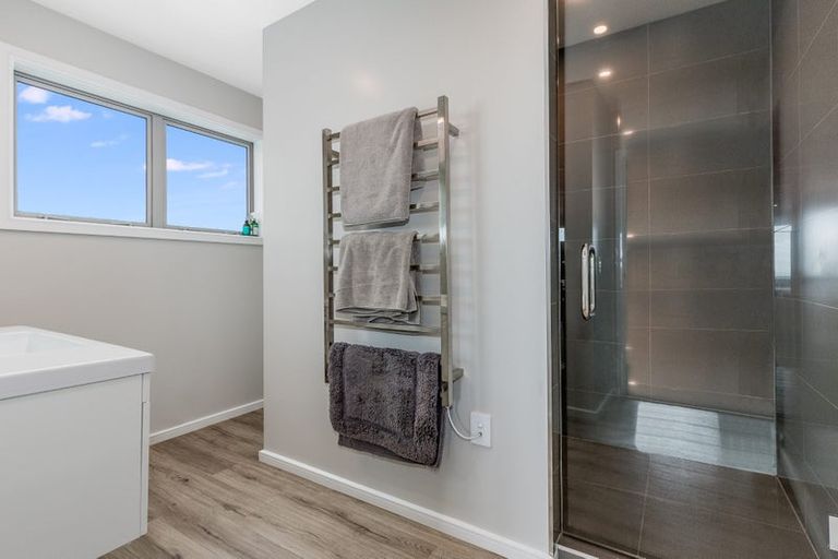 Photo of property in 105 Endeavour Drive, Whitby, Porirua, 5024