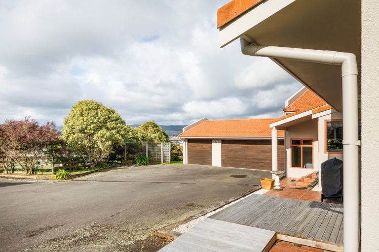 Photo of property in 25 Schnell Drive, Kelvin Grove, Palmerston North, 4414