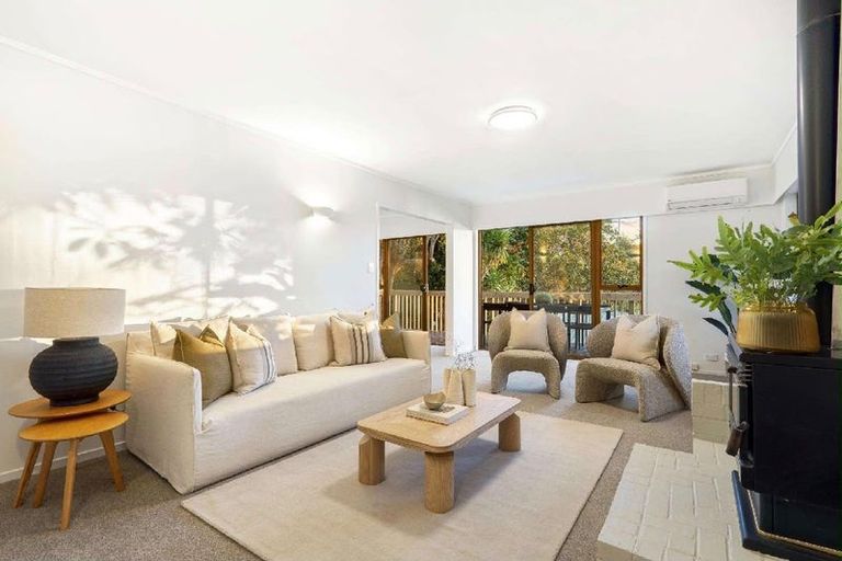 Photo of property in 32 Rosecamp Road, Beach Haven, Auckland, 0626