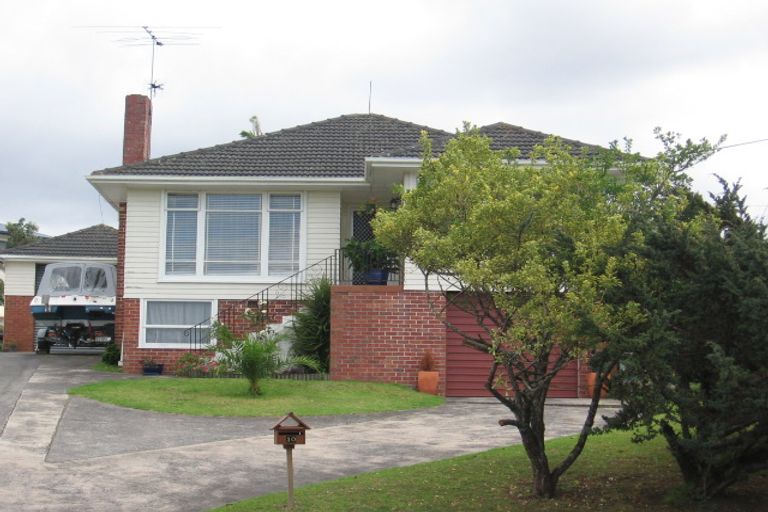 Photo of property in 10 Kelwyn Road, Kelston, Auckland, 0602