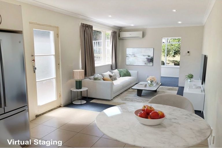 Photo of property in 40 Chatsworth Crescent, Pakuranga Heights, Auckland, 2010