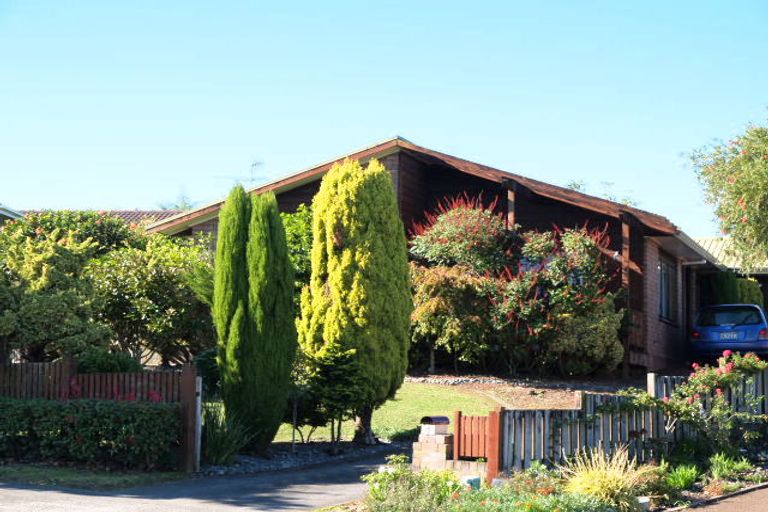 Photo of property in 4 Millhouse Drive, Northpark, Auckland, 2013