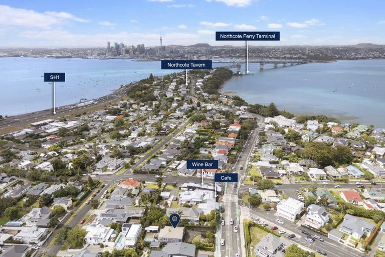 Photo of property in 147 Queen Street, Northcote Point, Auckland, 0627