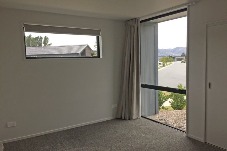 Photo of property in 9 Merivale Avenue, Wanaka, 9305