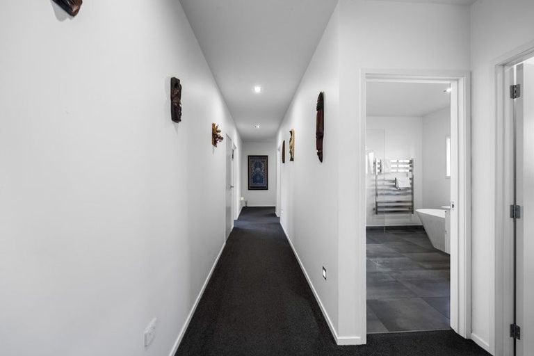 Photo of property in 22 Mercade Close, Stratford, 4332