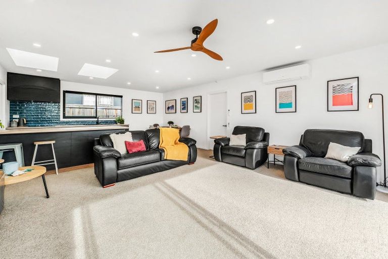 Photo of property in 5 Beach Crescent, Waikuku Beach, 7473
