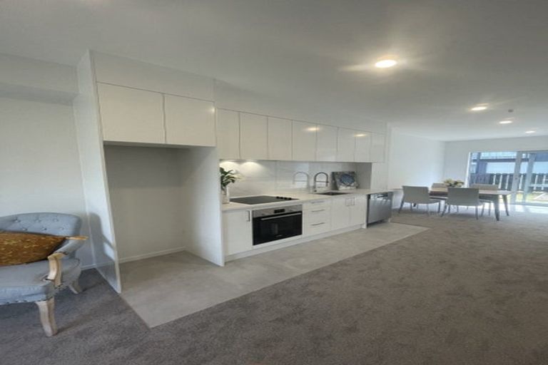 Photo of property in 53d Edmonton Road, Henderson, Auckland, 0612