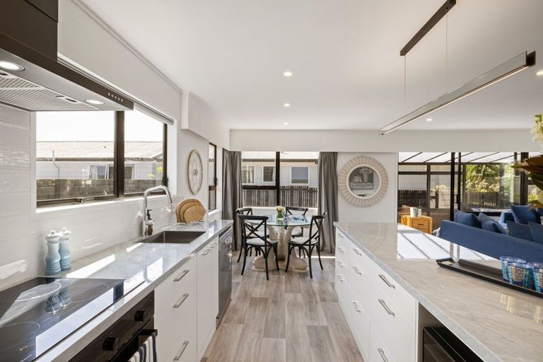 Photo of property in 4/88 Gloria Avenue, Te Atatu Peninsula, Auckland, 0610