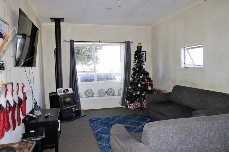 Photo of property in 219 Puriri Street, Castlecliff, Whanganui, 4501