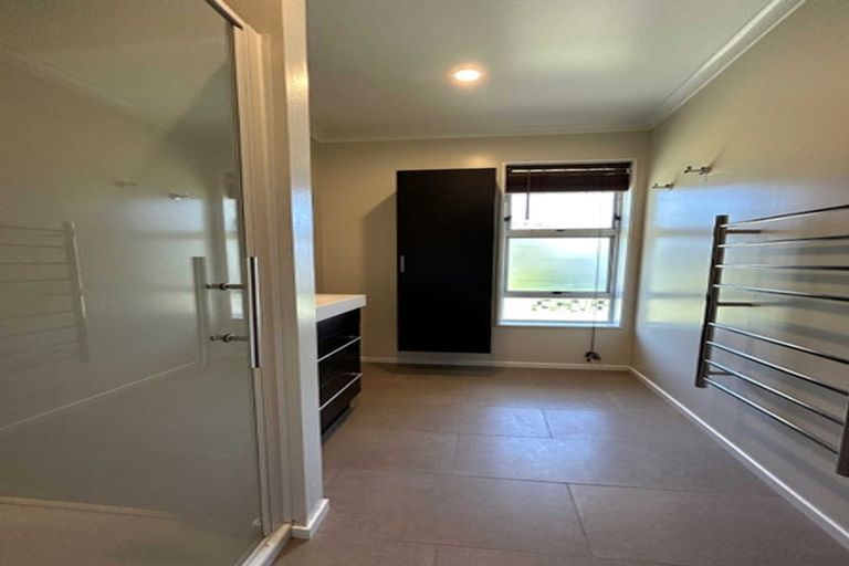 Photo of property in 40 Abraham Crescent, Milson, Palmerston North, 4414