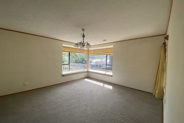 Photo of property in 42 Lakewood Avenue, Churton Park, Wellington, 6037