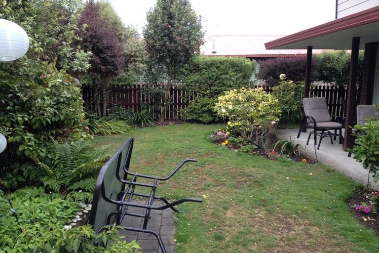 Photo of property in 20 Taupata Street, Redcliffs, Christchurch, 8081