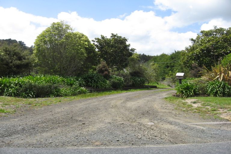 Photo of property in 69 Foster Road, Kumeu, 0891