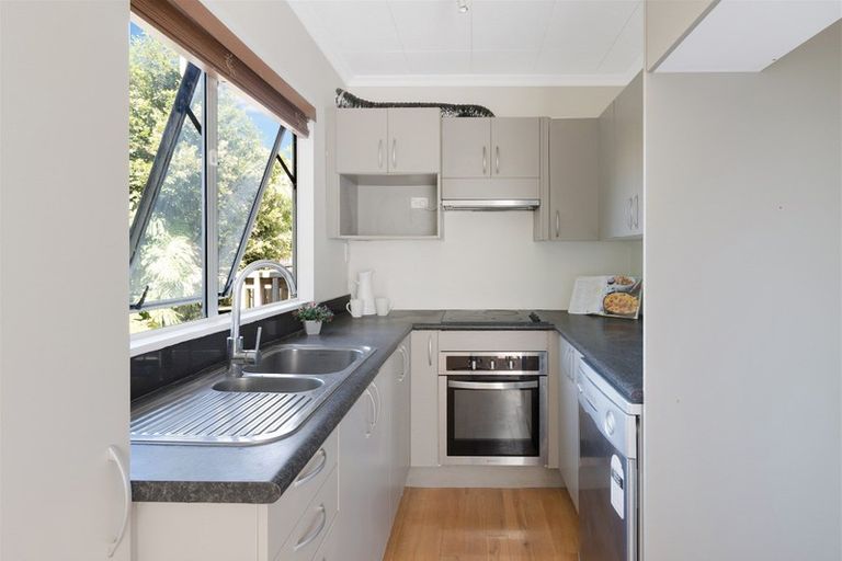 Photo of property in 72a Astley Avenue, New Lynn, Auckland, 0600