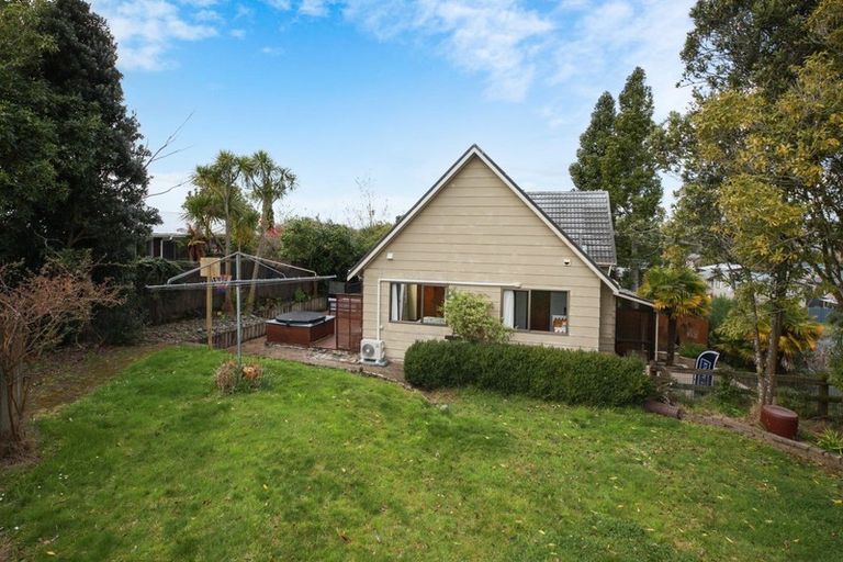 Photo of property in 2 Salmond Place, Dinsdale, Hamilton, 3204