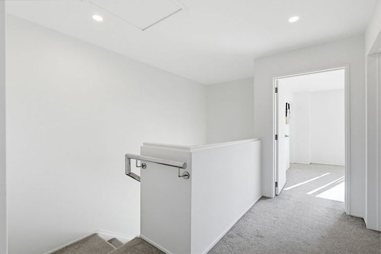 Photo of property in 5b Poruru Close, Papakura, 2110