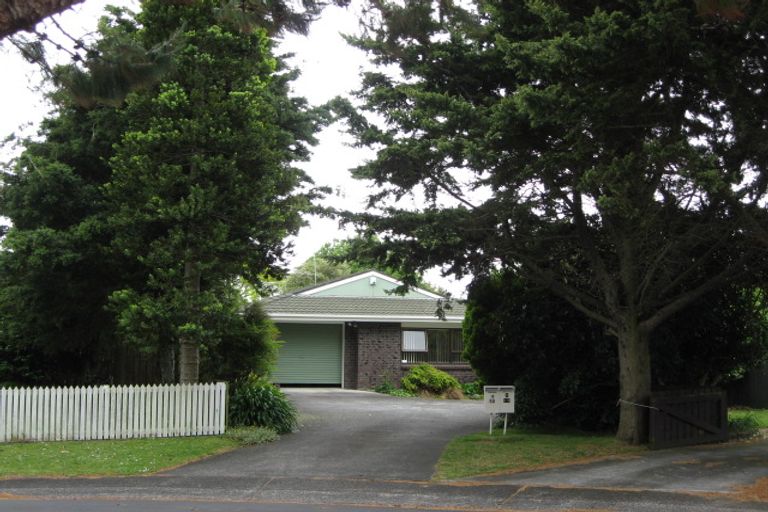 Photo of property in 1/12 Sharivari Place, Conifer Grove, Takanini, 2112