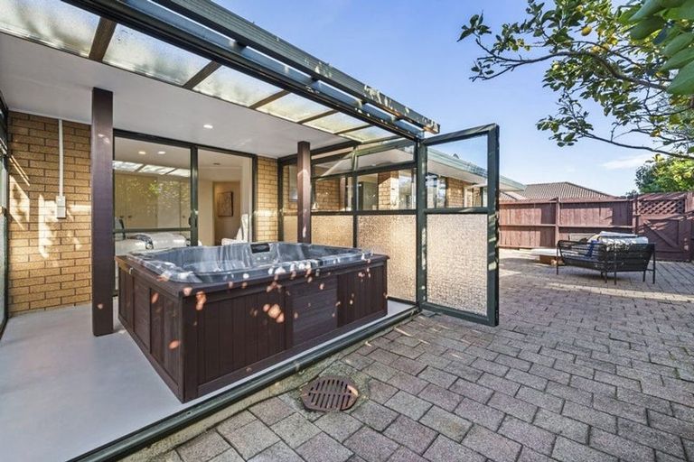 Photo of property in 1/11 Carniew Place, Dannemora, Auckland, 2016