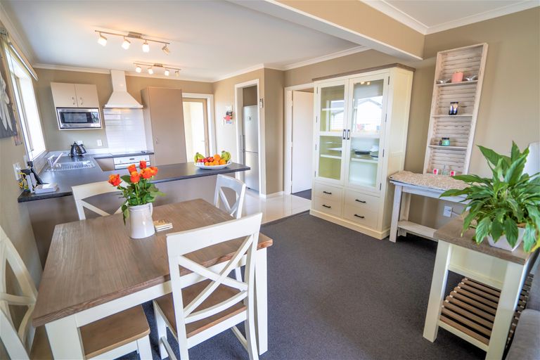 Photo of property in 69 Cargill Street, Waikiwi, Invercargill, 9810