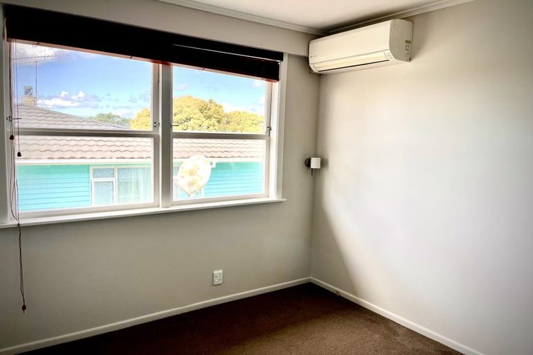 Photo of property in 11 Fordham Street, Beach Haven, Auckland, 0626