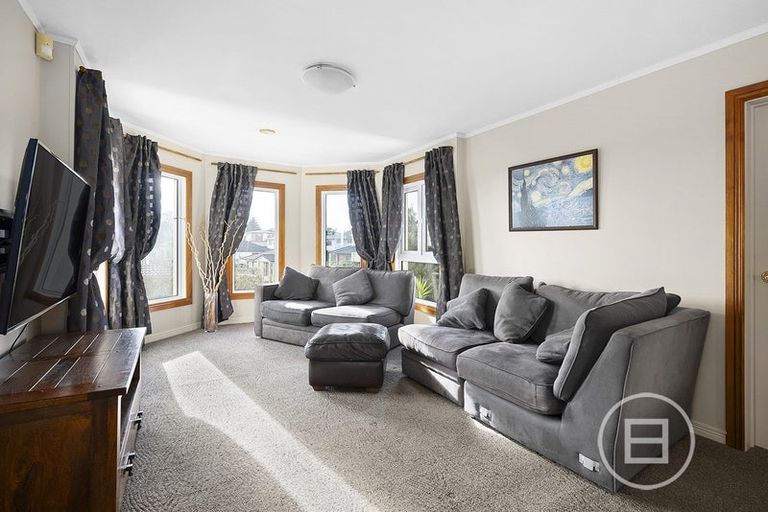 Photo of property in 1 Basra Drive, Henderson, Auckland, 0612