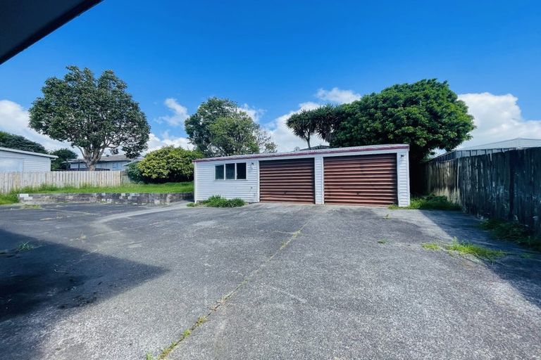 Photo of property in 6 Pureora Place, Clendon Park, Auckland, 2103