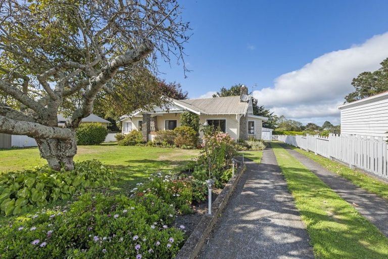 Photo of property in 17 Graham Street, Eltham, 4322