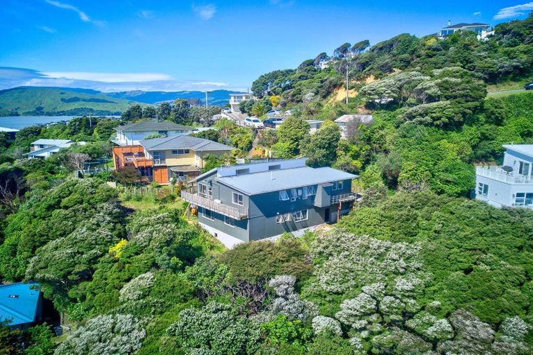 Photo of property in 10 Kahu Road, Paremata, Porirua, 5024
