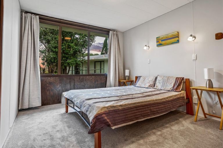 Photo of property in 2/5 Compass Place, Te Atatu Peninsula, Auckland, 0610