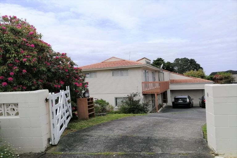 Photo of property in 9 Spence Road, Henderson, Auckland, 0612