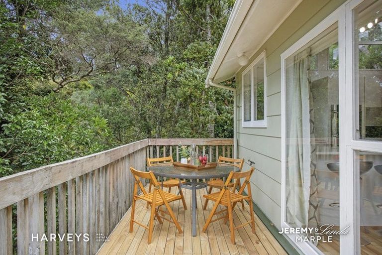 Photo of property in 47 Takahe Road, Titirangi, Auckland, 0604