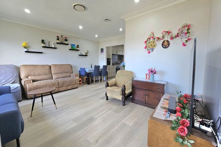 Photo of property in 3/96 Titirangi Road, New Lynn, Auckland, 0600