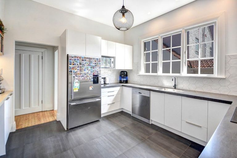 Photo of property in 1 Oakland Street, Andersons Bay, Dunedin, 9013