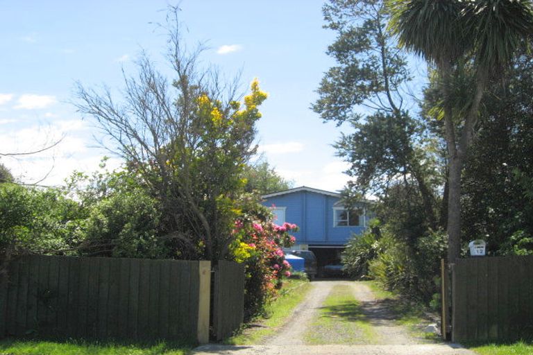 Photo of property in 12 Woodend Road, Woodend, 7610