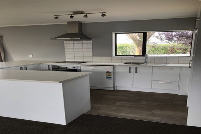 Photo of property in 1/86 Astley Avenue, New Lynn, Auckland, 0600