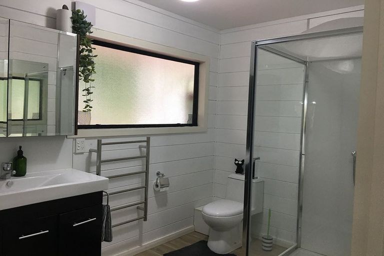 Photo of property in 11 Kereru Grove, Greenhithe, Auckland, 0632