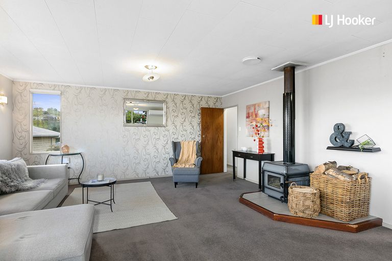 Photo of property in 32 Elwyn Crescent, Green Island, Dunedin, 9018