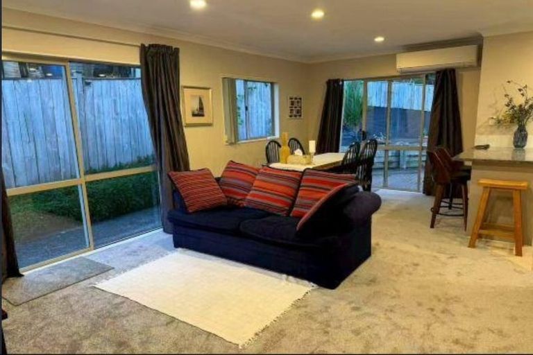 Photo of property in 35 Helvetia Drive, Browns Bay, Auckland, 0630
