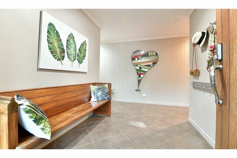 Photo of property in 257 Upper Waiwera Road, Puhoi, Silverdale, 0994