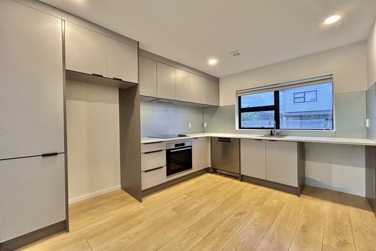 Photo of property in 96e Triangle Road, Massey, Auckland, 0614