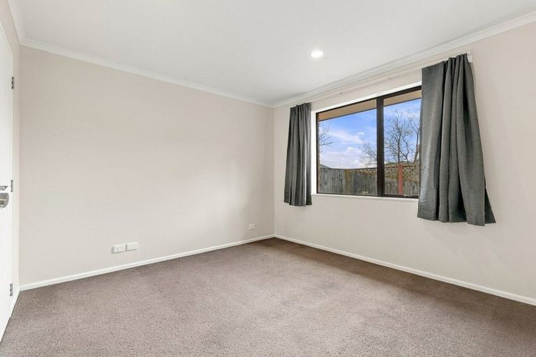 Photo of property in 21 Sorrento Place, Kelvin Grove, Palmerston North, 4414