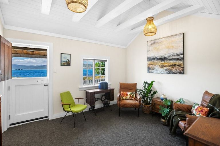 Photo of property in 171 Breaker Bay Road, Breaker Bay, Wellington, 6022