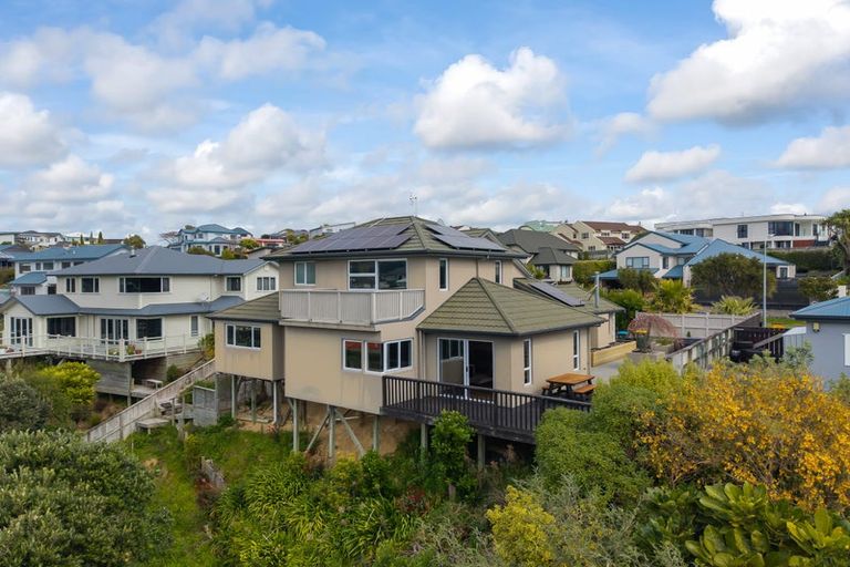 Photo of property in 77 The Masthead, Whitby, Porirua, 5024