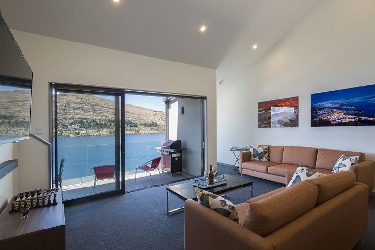 Photo of property in La Residence Du Lac, 39/527 Frankton Road, Queenstown, 9300