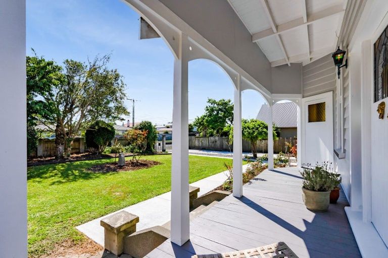 Photo of property in 68 Collins Street, Hawera, 4610